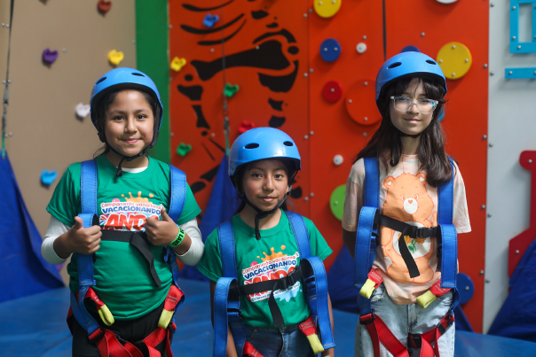Niños en actividades recreativas